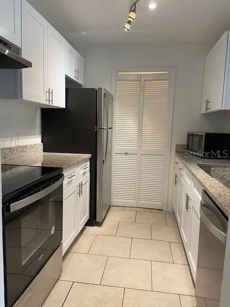 6124 Westgate Drive Orlando FL 32835