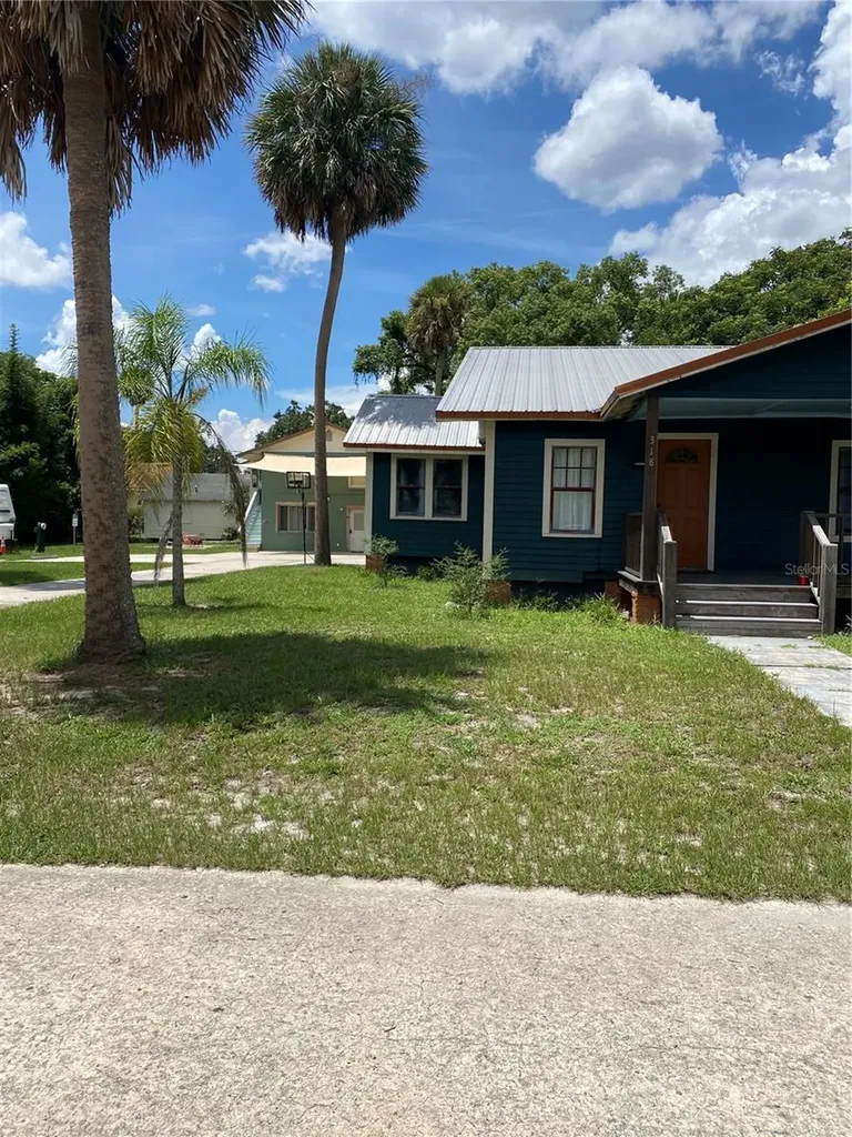 318 S Clake Street Deland FL 32720