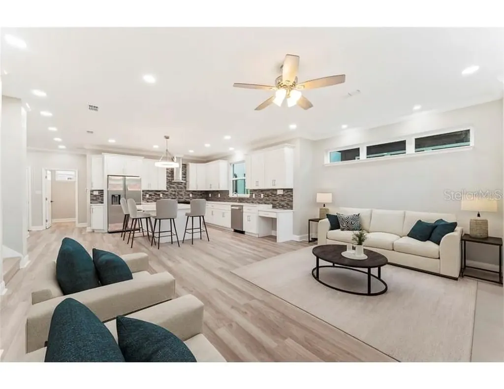 809 W Linebaugh Avenue Tampa FL 33612