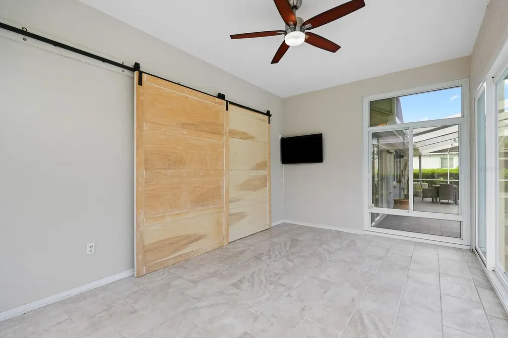 5208 Laurel Pointe Drive Valrico FL 33596