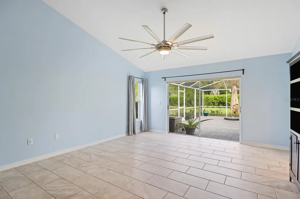 5208 Laurel Pointe Drive Valrico FL 33596