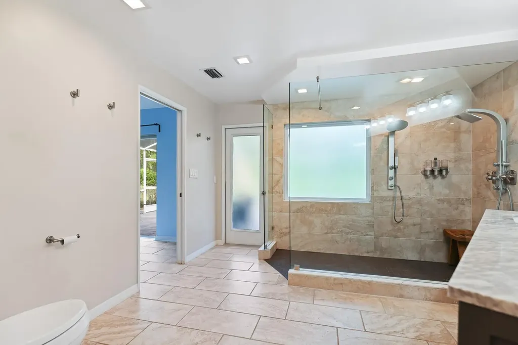 5208 Laurel Pointe Drive Valrico FL 33596