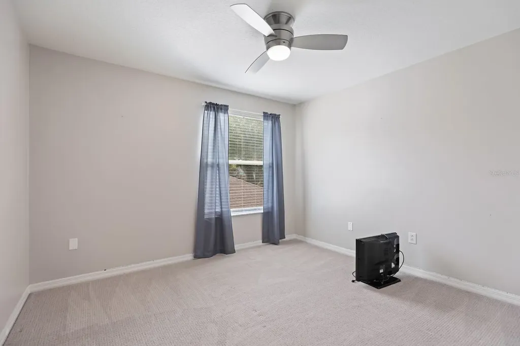5208 Laurel Pointe Drive Valrico FL 33596