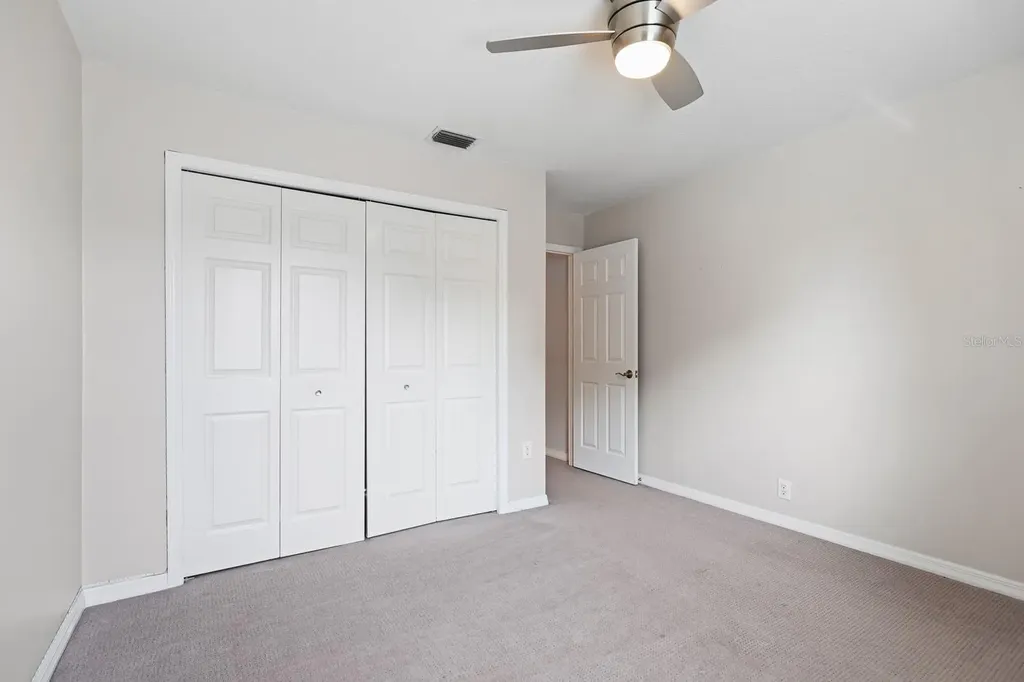 5208 Laurel Pointe Drive Valrico FL 33596