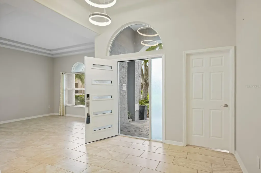 5208 Laurel Pointe Drive Valrico FL 33596
