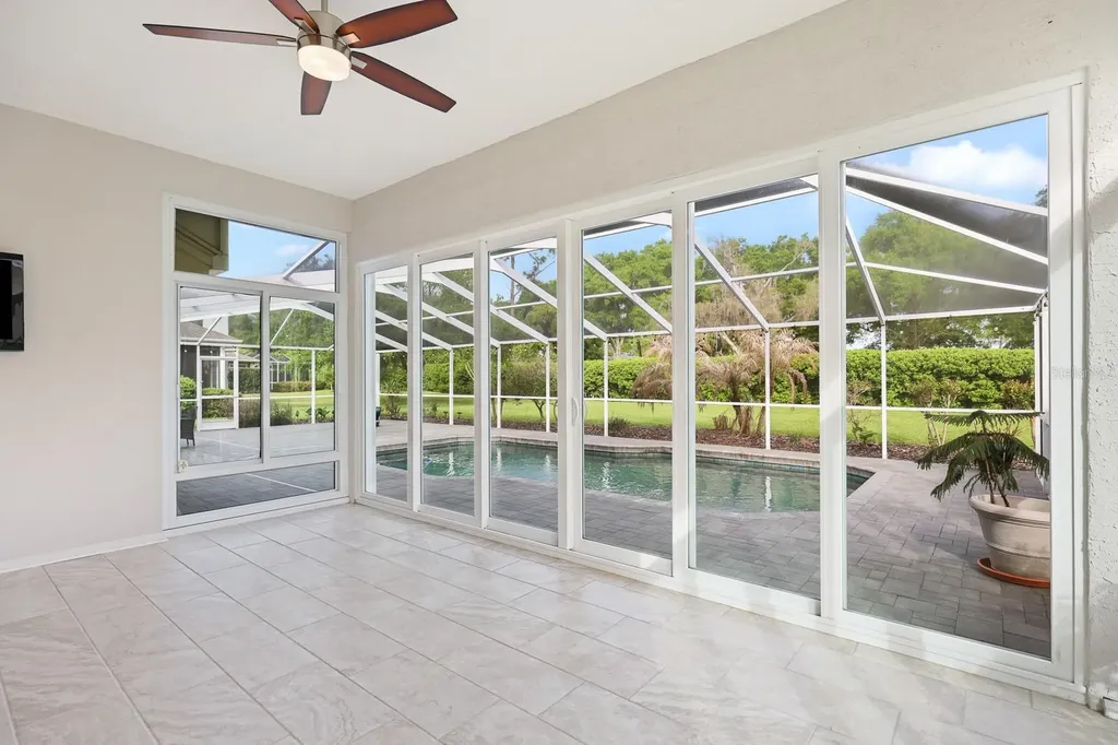 5208 Laurel Pointe Drive Valrico FL 33596