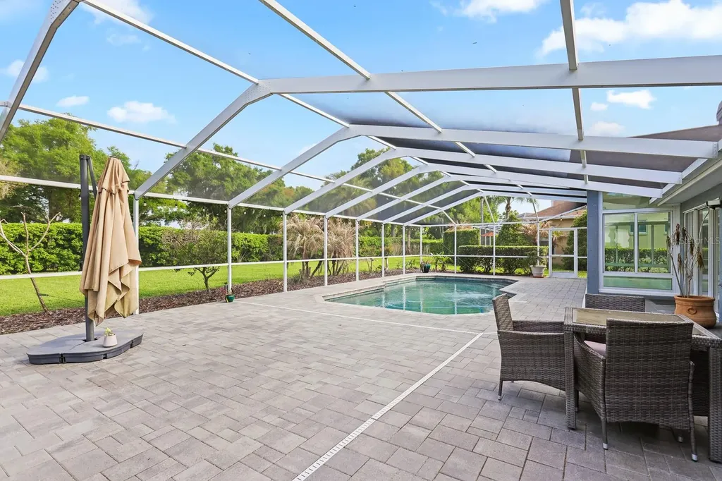 5208 Laurel Pointe Drive Valrico FL 33596