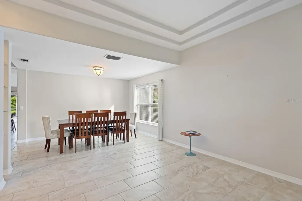 5208 Laurel Pointe Drive Valrico FL 33596