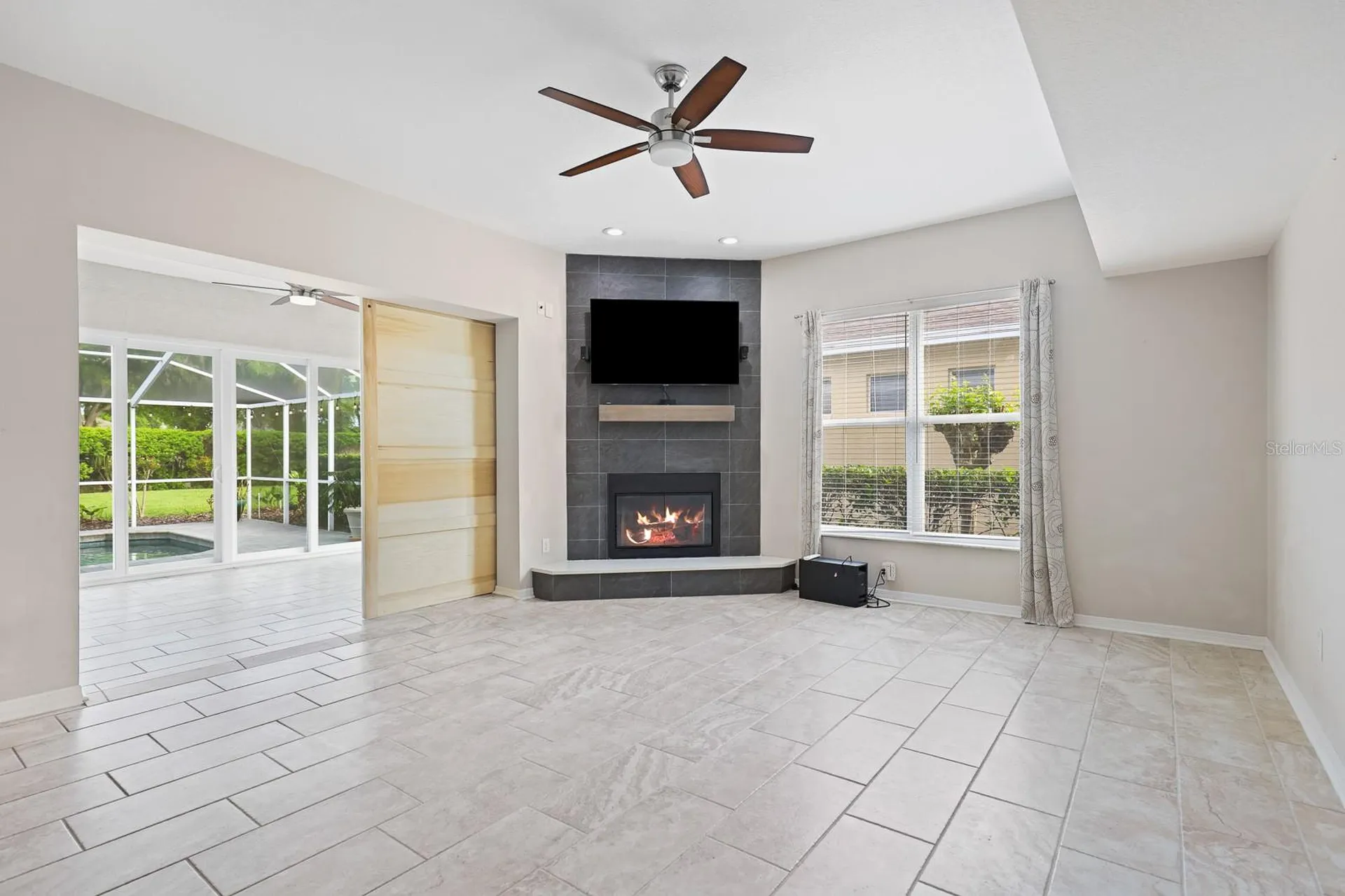 5208 Laurel Pointe Drive Valrico FL 33596