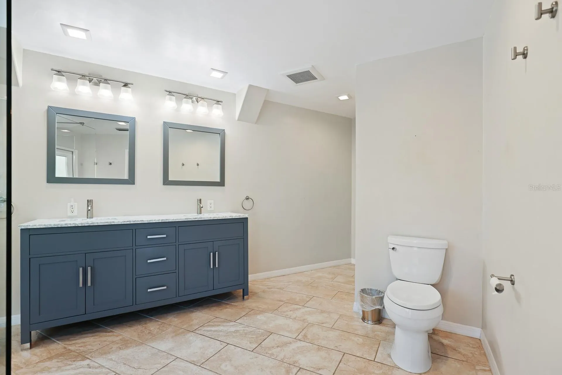 5208 Laurel Pointe Drive Valrico FL 33596