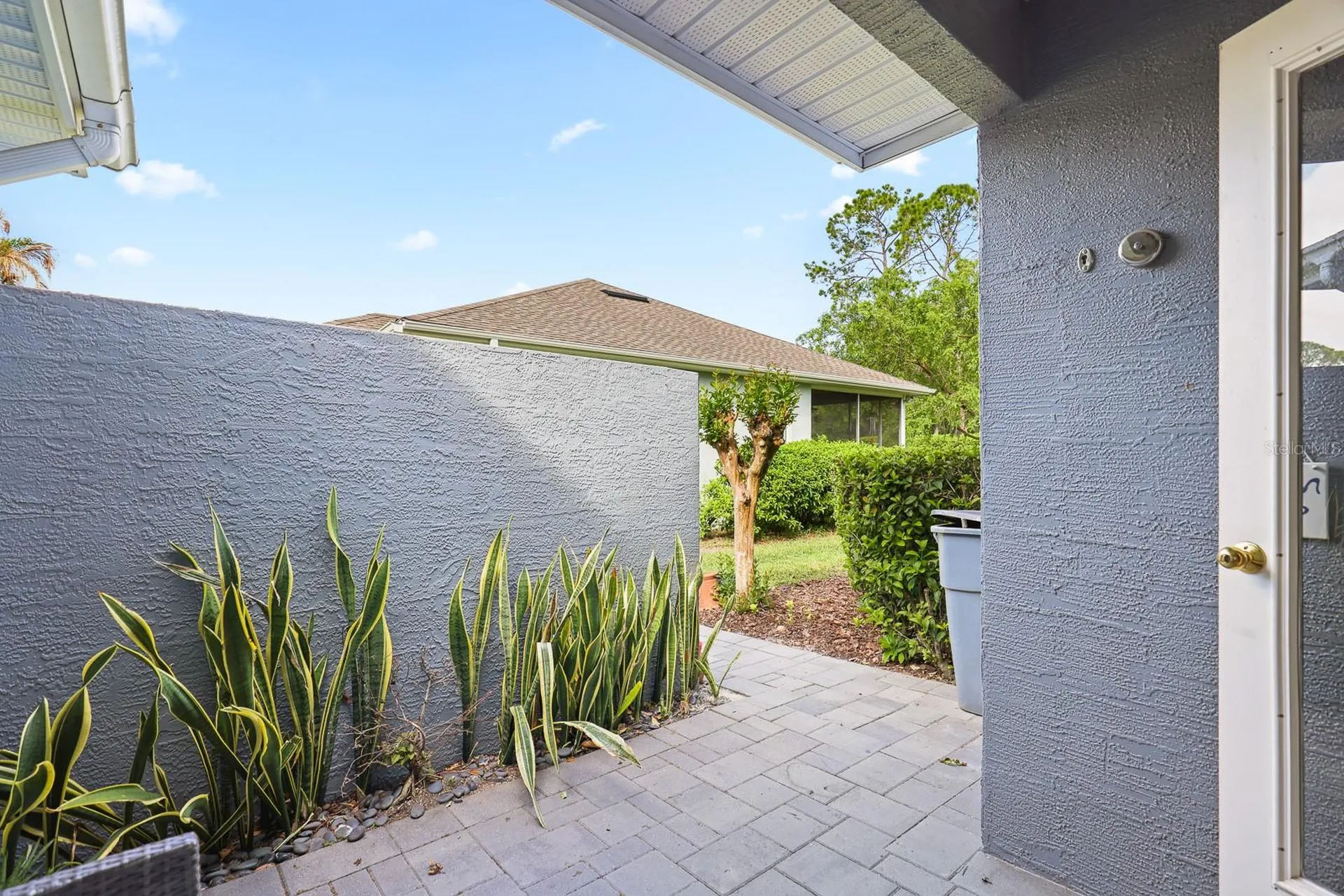 5208 Laurel Pointe Drive Valrico FL 33596