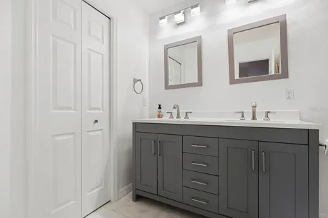 5208 Laurel Pointe Drive Valrico FL 33596