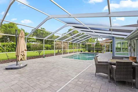 5208 Laurel Pointe Drive Valrico FL 33596