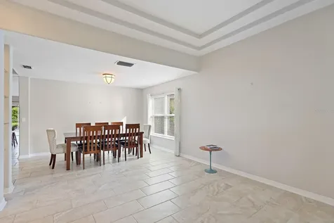 5208 Laurel Pointe Drive Valrico FL 33596