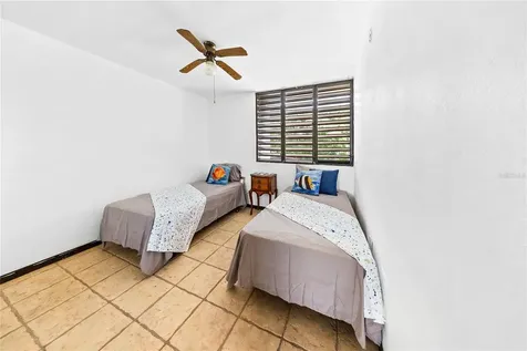 Cala De Hucares Carr 3 Km 66.7 Naguabo PR 00718