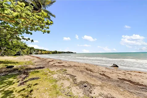 Cala De Hucares Carr 3 Km 66.7 Naguabo PR 00718