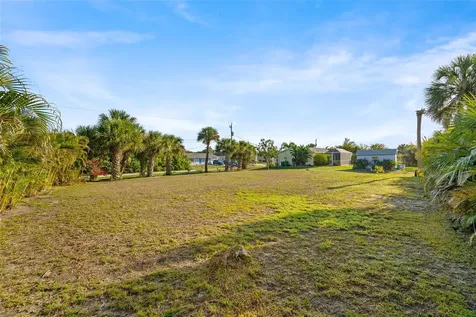 18234 Avonsdale Circle Port Charlotte FL 33948
