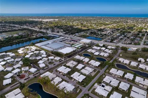 76 Sandstone Circle Venice FL 34293