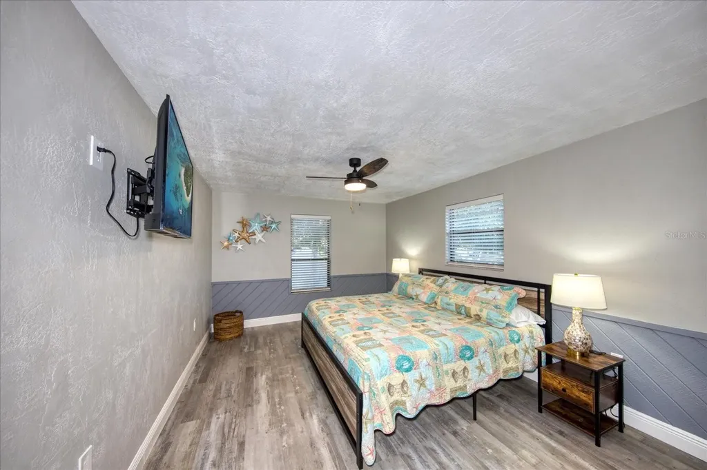 13703 Oak Forest Boulevard N Seminole FL 33776