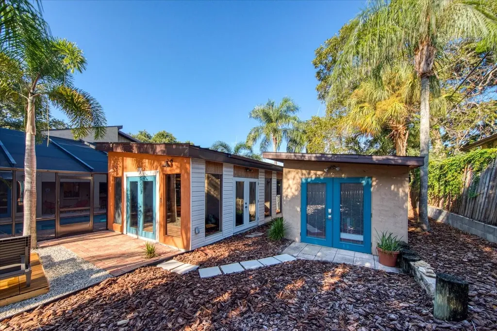 13703 Oak Forest Boulevard N Seminole FL 33776