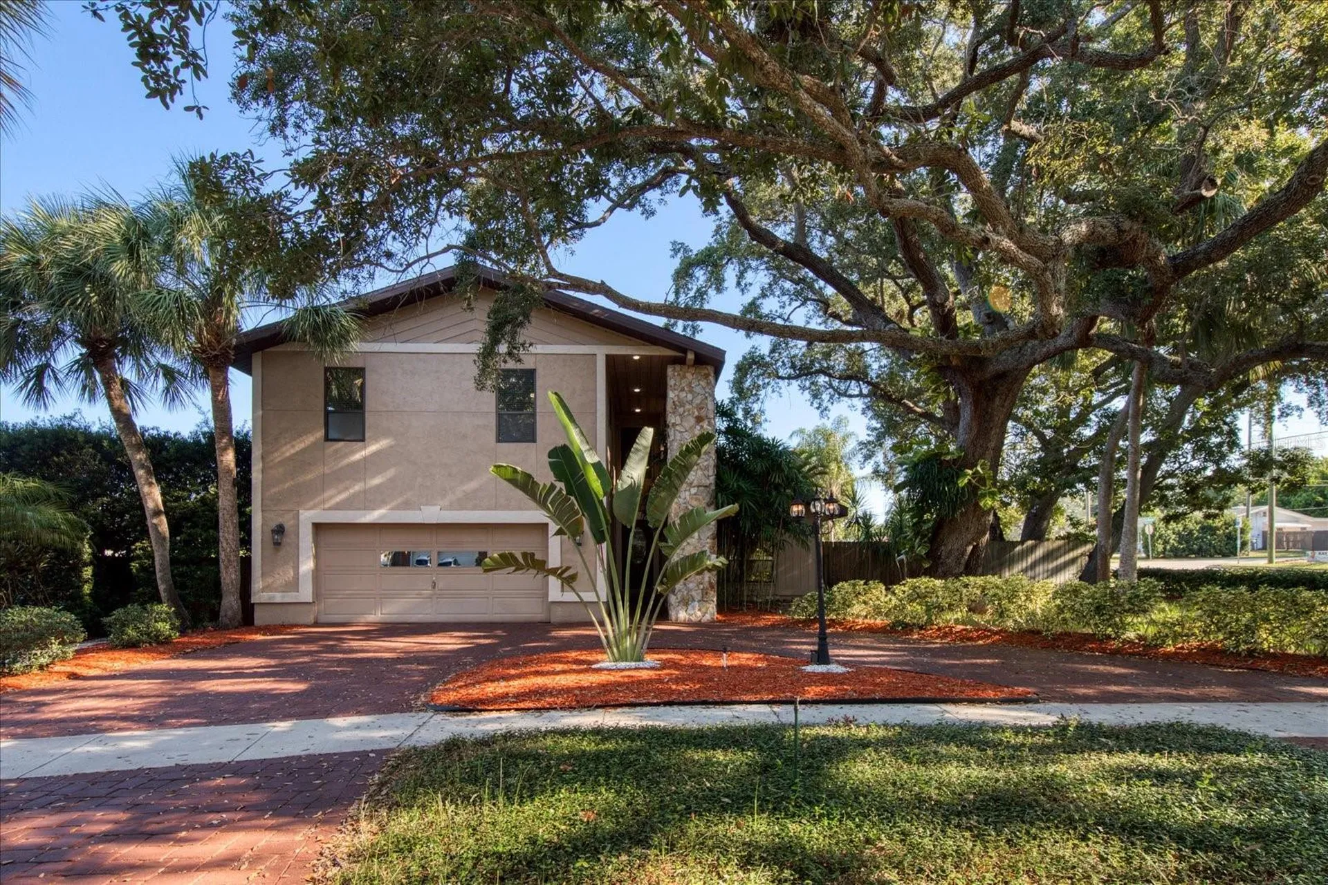 13703 Oak Forest Boulevard N Seminole FL 33776