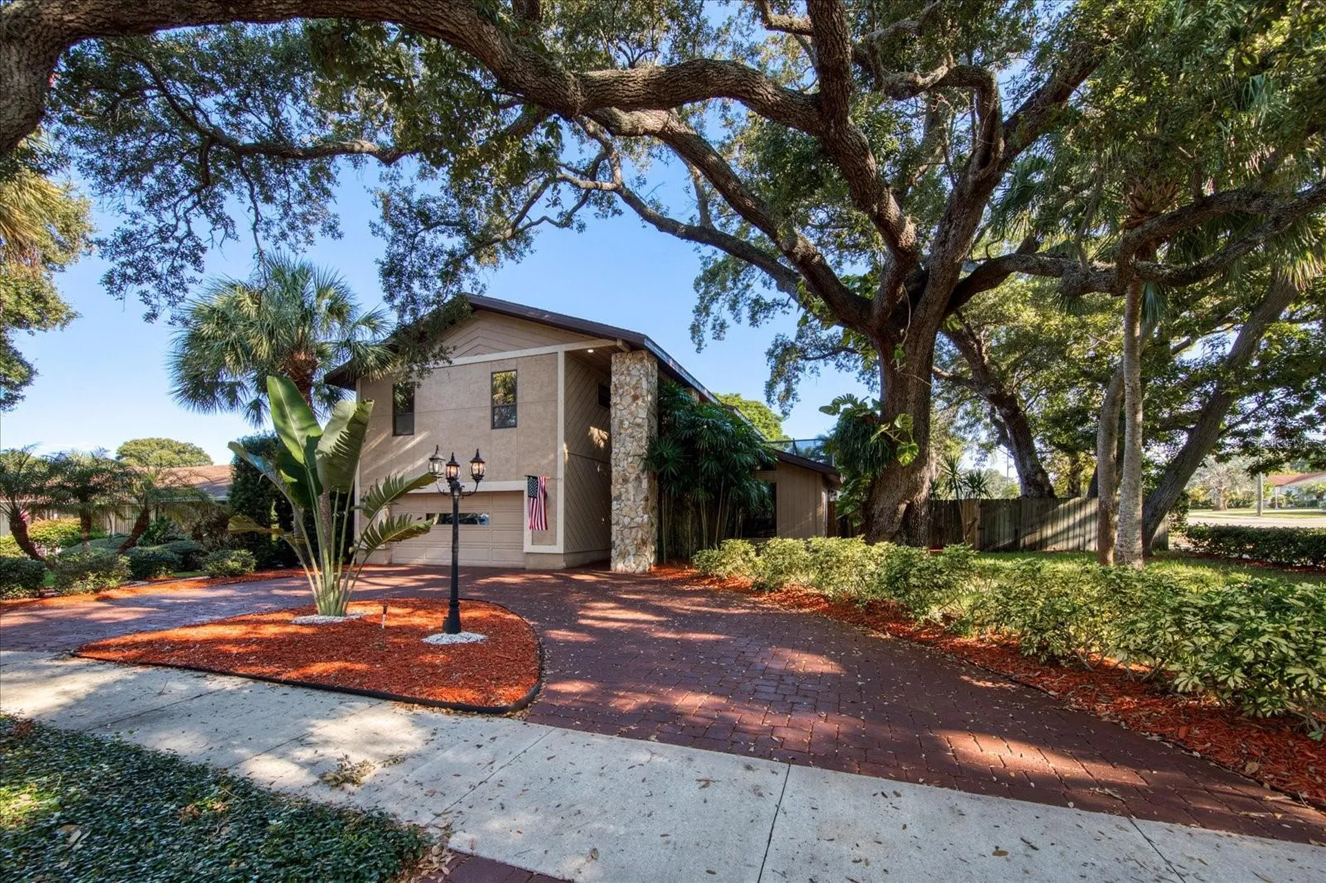 13703 Oak Forest Boulevard N Seminole FL 33776