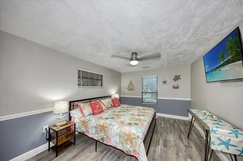 13703 Oak Forest Boulevard N Seminole FL 33776