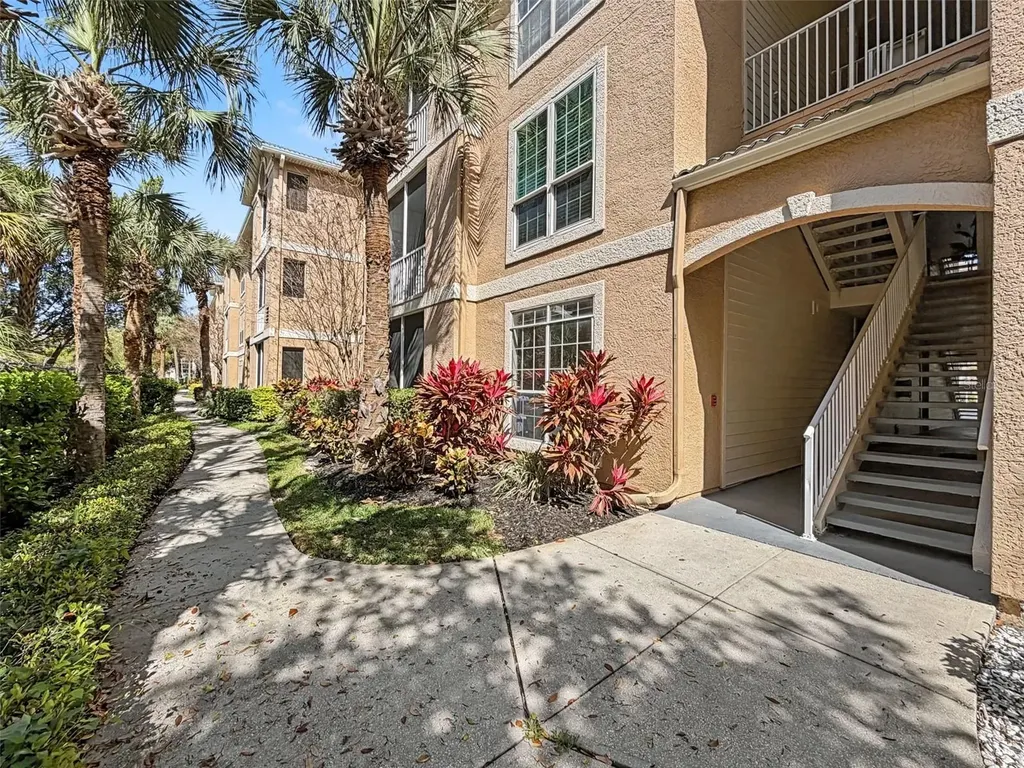 1203 Bay Club Circle Tampa FL 33607