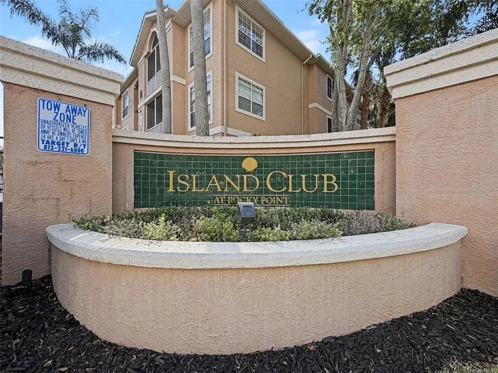 1203 Bay Club Circle Tampa FL 33607