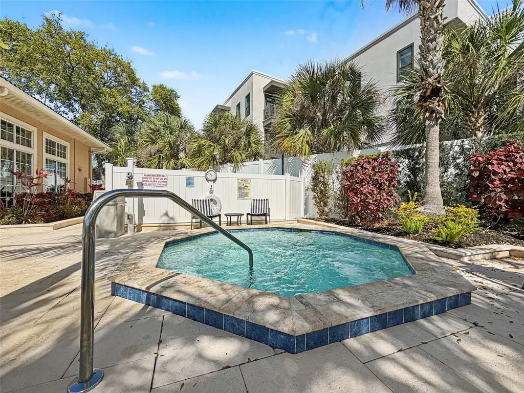 1203 Bay Club Circle Tampa FL 33607