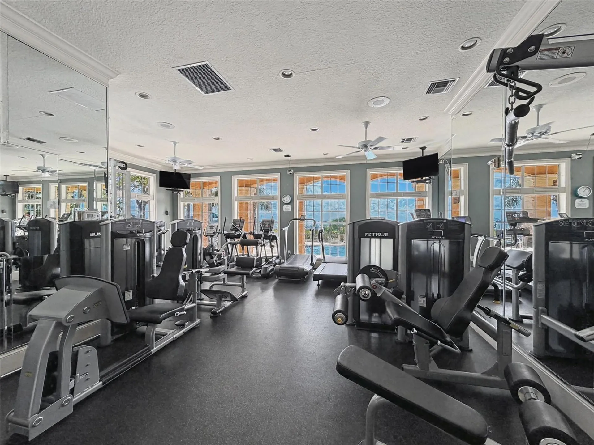 1203 Bay Club Circle Tampa FL 33607