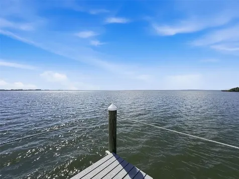 1203 Bay Club Circle Tampa FL 33607
