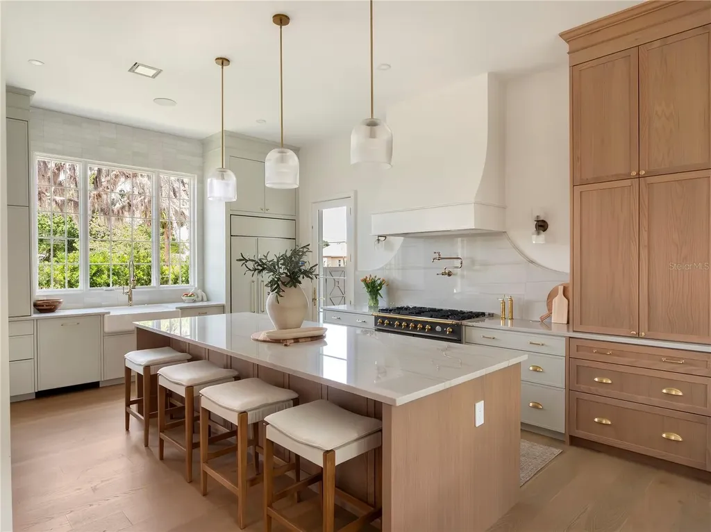 541 W Canton Avenue Winter Park FL 32789