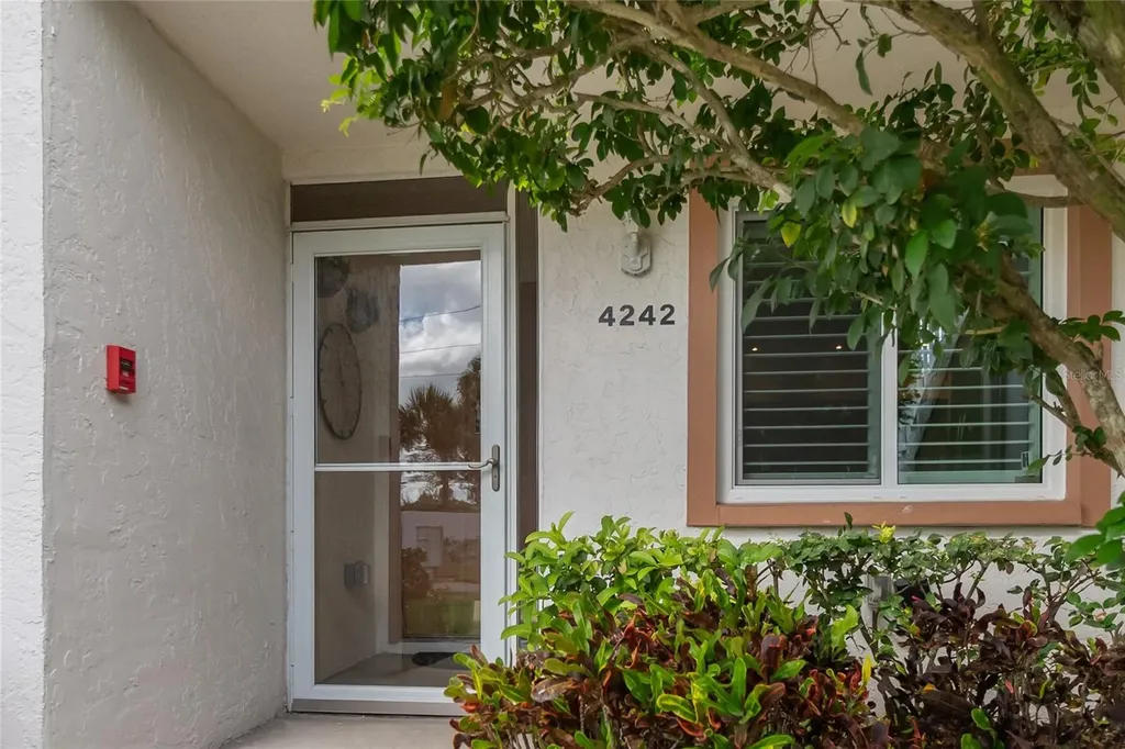 4242 Madeira Court Sarasota FL 34233