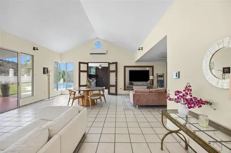 351 Camino De Los Lirios Gurabo PR 00778