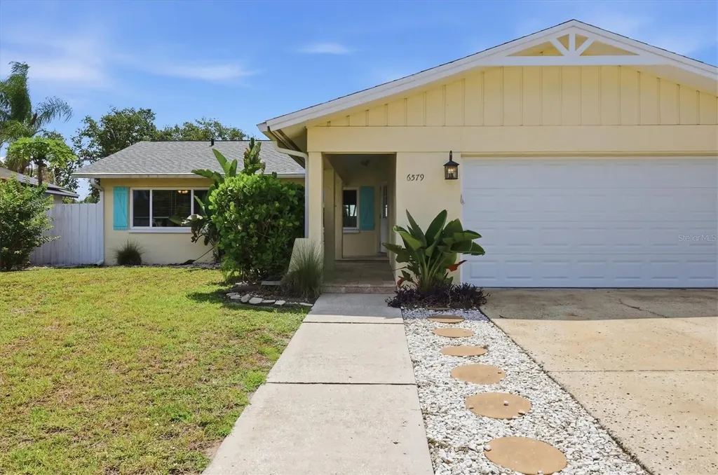 6579 Mauna Loa Boulevard Sarasota FL 34241