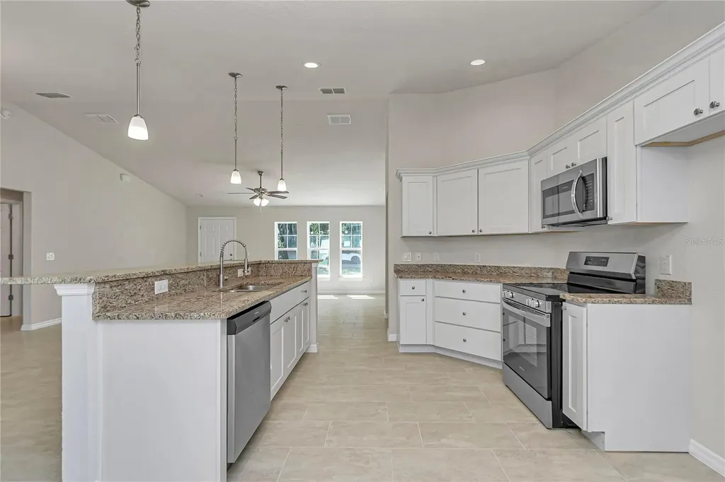 8677 SE 157th Place Summerfield FL 34491