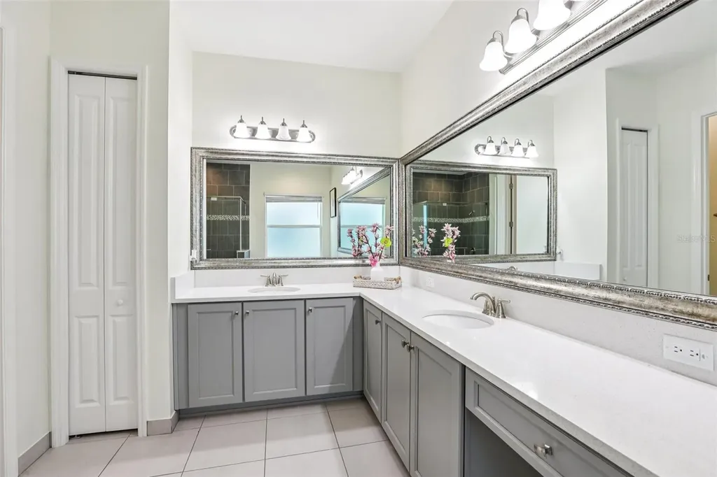 3326 Acacia Bay Avenue Wesley Chapel FL 33543