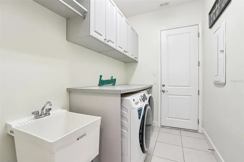 3326 Acacia Bay Avenue Wesley Chapel FL 33543