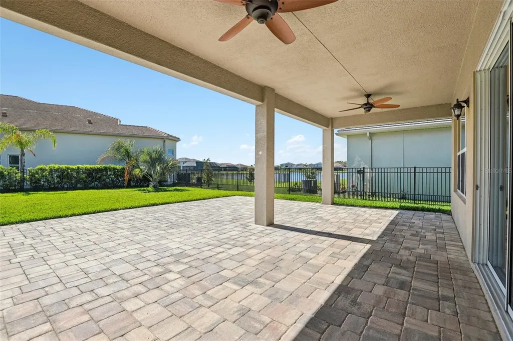 3326 Acacia Bay Avenue Wesley Chapel FL 33543