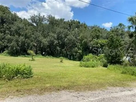 9110 Back Up Road Tampa FL 33637