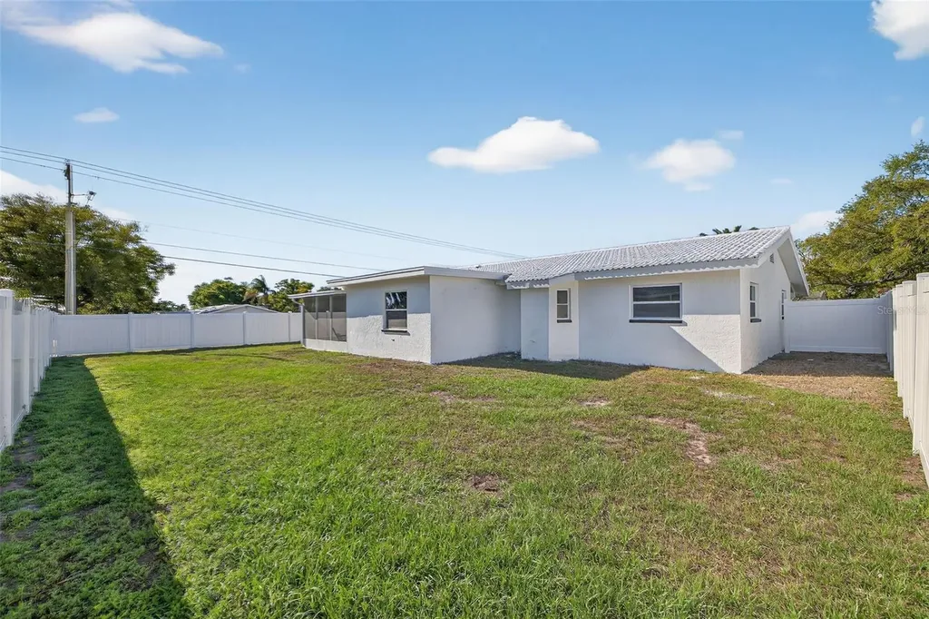 13690 87th Place N Seminole FL 33776