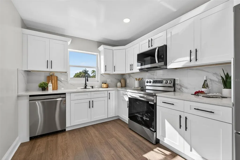 13690 87th Place N Seminole FL 33776