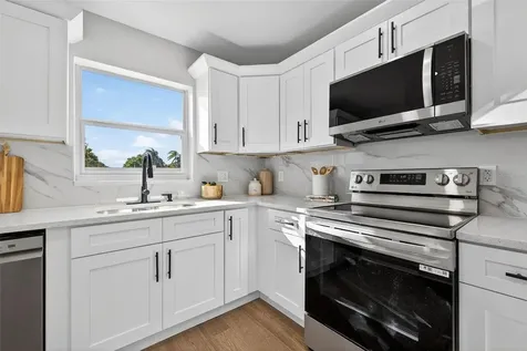 13690 87th Place N Seminole FL 33776