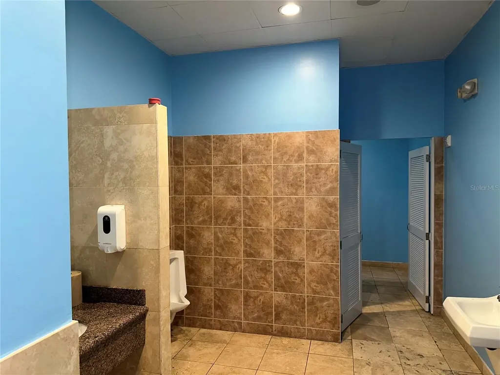 6405 Raleigh Street Orlando FL 32835