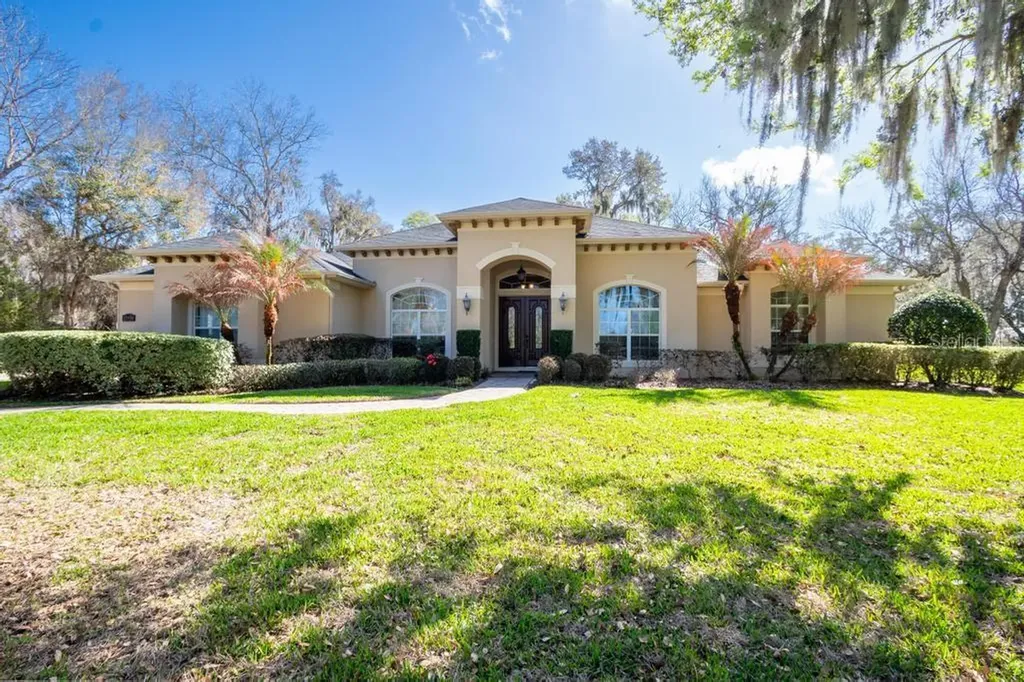 15950 Splendid Oaks Lane Tavares FL 32778