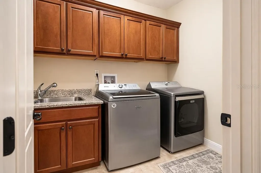 15950 Splendid Oaks Lane Tavares FL 32778