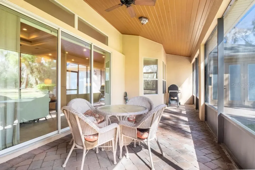 15950 Splendid Oaks Lane Tavares FL 32778