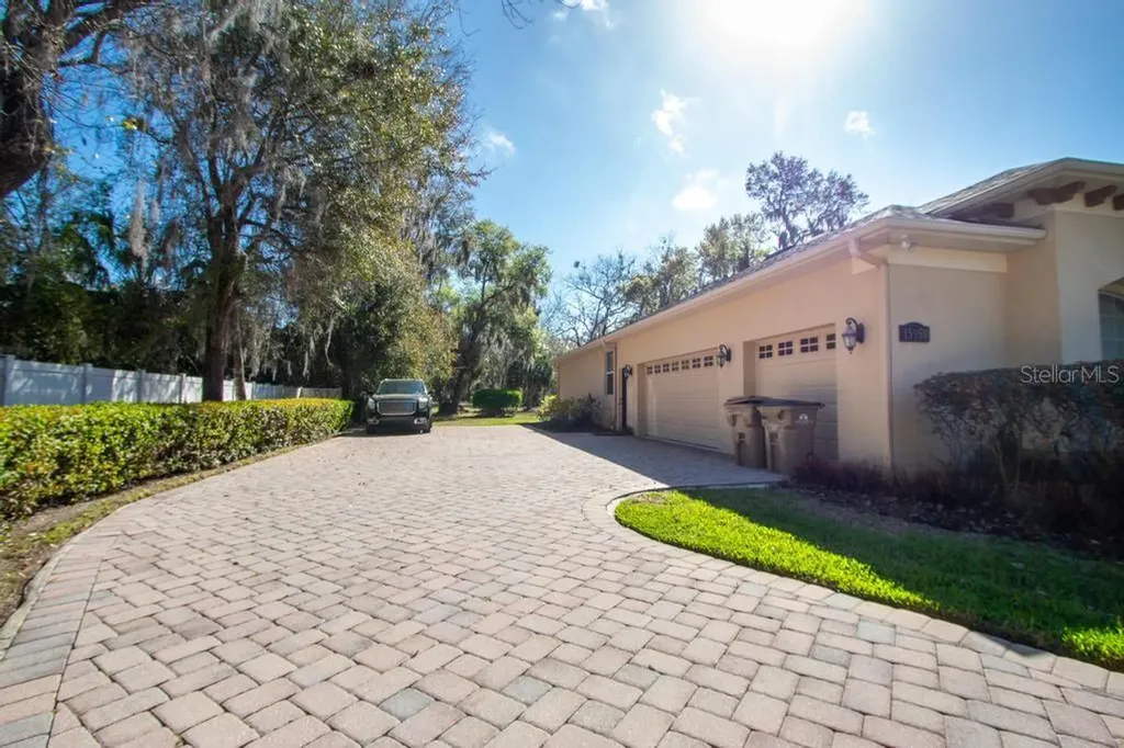 15950 Splendid Oaks Lane Tavares FL 32778