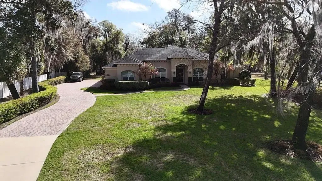 15950 Splendid Oaks Lane Tavares FL 32778